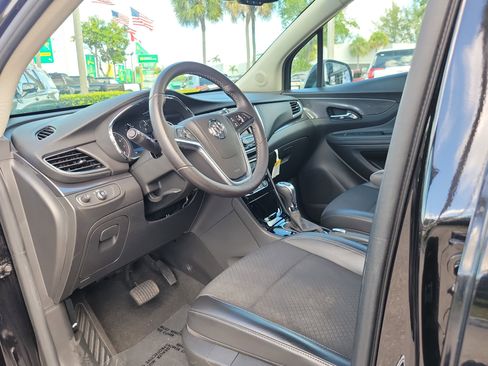 Used 2022 Buick Encore Preferred w/ Safety Package image 11