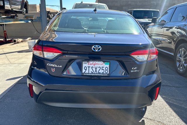 Used 2025 Toyota Corolla LE FWD image 5