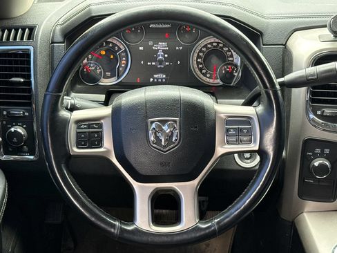 Used 2018 RAM 3500 Laramie w/ Convenience Group AWD/4WD image 9