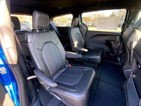 New 2026 Chrysler Pacifica Select FWD image 22