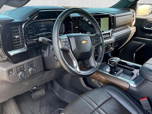 Used 2024 Chevrolet Silverado 1500 High Country w/ High Country Premium Package AWD/4WD image 14