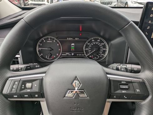New 2026 Mitsubishi Outlander ES FWD image 22