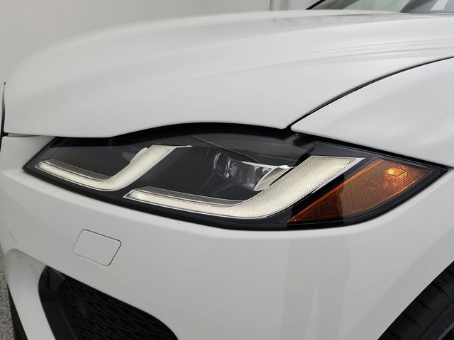 Used 2026 Jaguar F-PACE R-Dynamic S AWD/4WD image 18