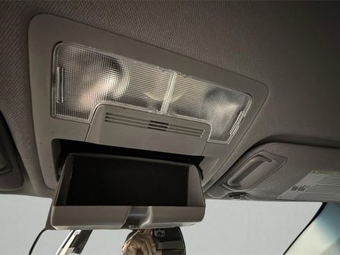 Used 2017 Toyota Camry XLE image 25