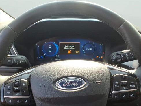 Certified 2022 Ford Escape Titanium AWD/4WD image 21