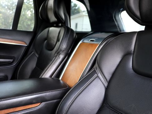 Used 2017 Volvo XC90 T8 Excellence image 22