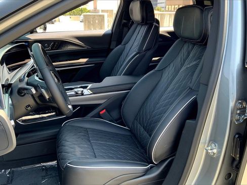 New 2026 Cadillac Lyriq V image 12