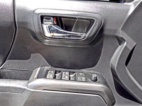 Used 2023 Toyota Tacoma TRD Sport AWD/4WD image 14