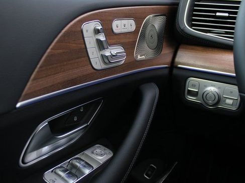 New 2026 Mercedes-Benz GLS 450 4MATIC image 27