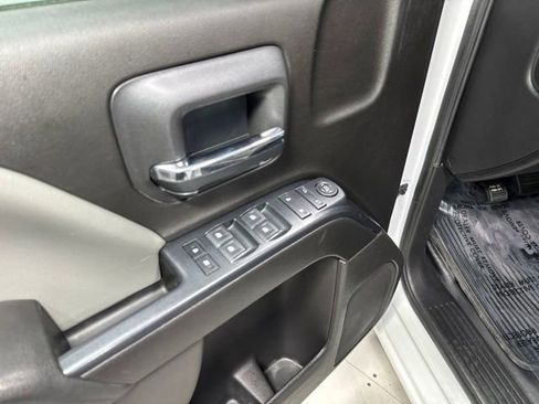 Used 2018 Chevrolet Silverado 1500 W/T w/ Trailering Package AWD/4WD image 9