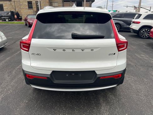Used 2023 Volvo XC40 B5 Ultimate w/ Climate Package image 6