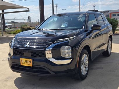 Used 2023 Mitsubishi Outlander ES