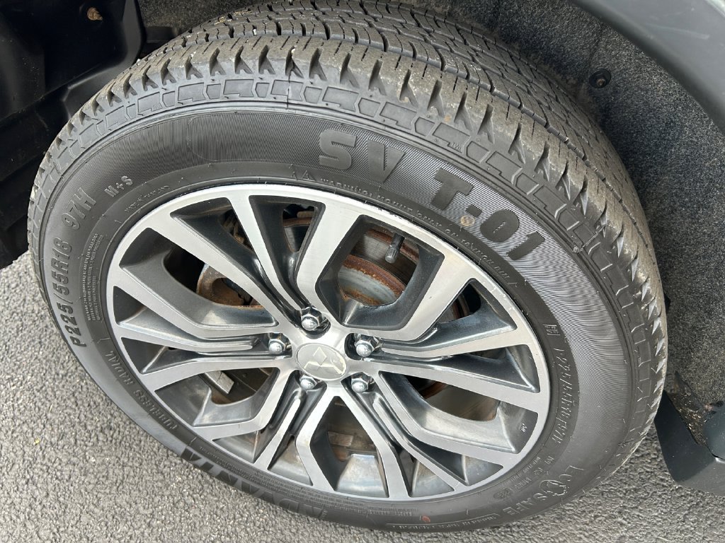 Used 2018 Mitsubishi Outlander SE AWD/4WD image 27