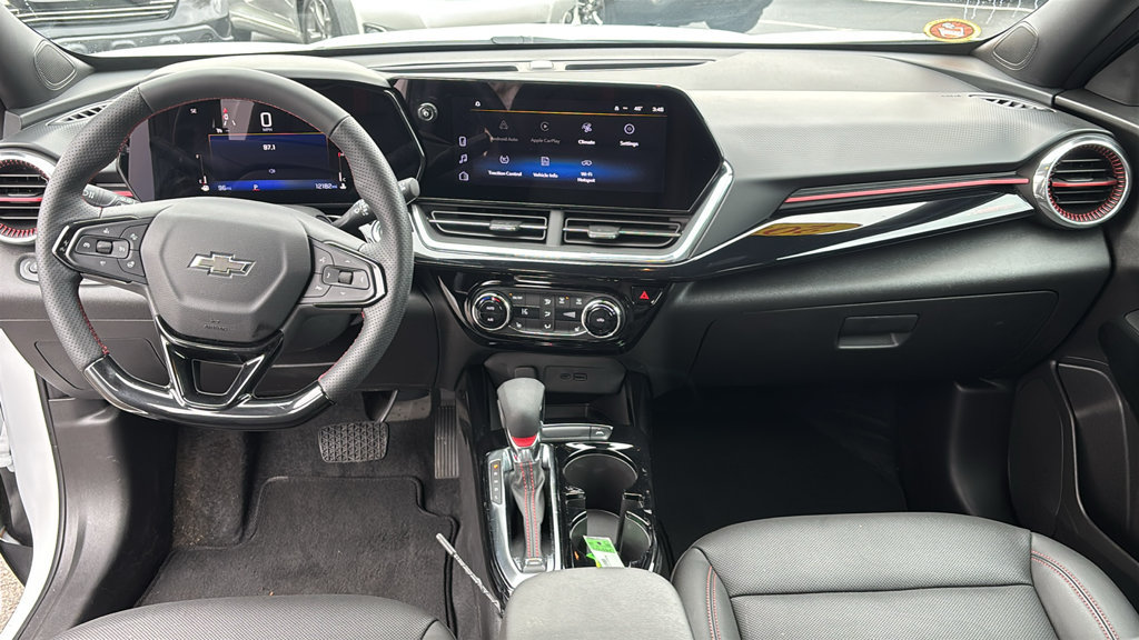 Used 2025 Chevrolet Trax RS FWD image 12
