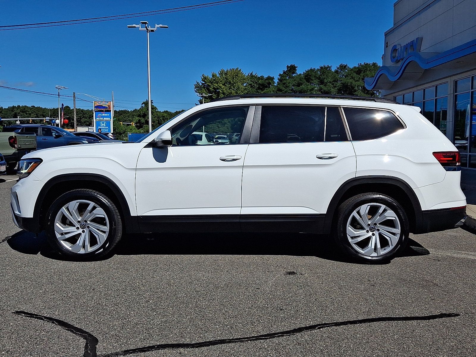 Used 2023 Volkswagen Atlas SE AWD/4WD image 7