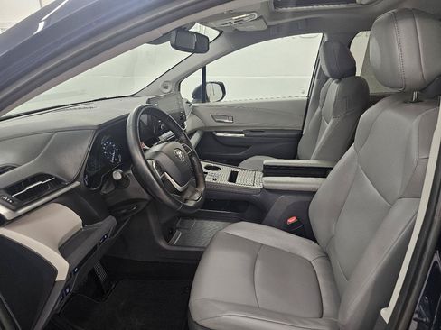 Used 2021 Toyota Sienna XLE w/ XLE Plus Package AWD/4WD image 8