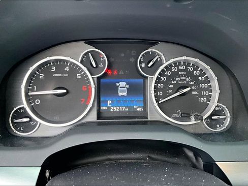 Used 2017 Toyota Tundra Platinum image 19