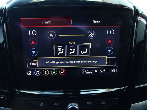 Used 2023 Chevrolet Traverse RS AWD/4WD image 38