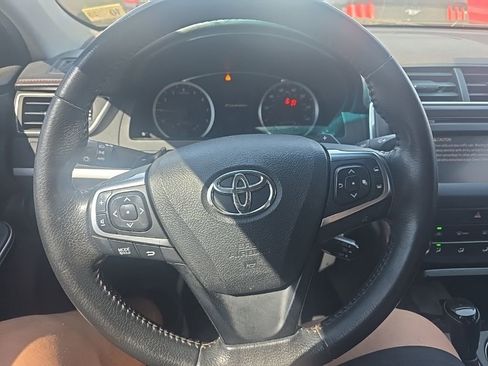 Used 2017 Toyota Camry SE image 13