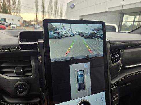 Used 2025 Ford F150 Lightning Platinum image 12