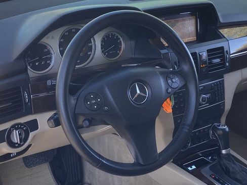Used 2010 Mercedes-Benz GLK 350 4MATIC image 22