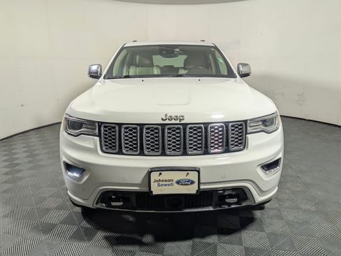 Used 2018 Jeep Grand Cherokee Overland image 3