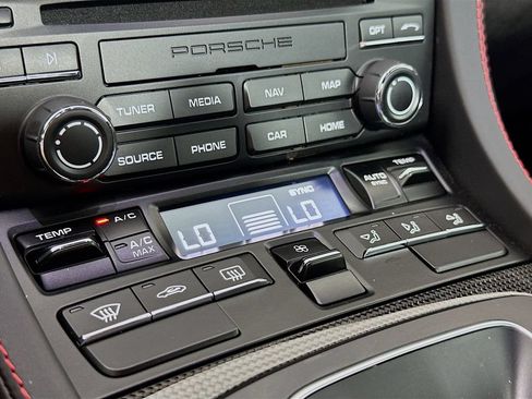 Used 2022 Porsche 718 Cayman GT4 RWD image 13