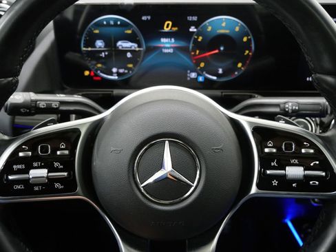 Used 2023 Mercedes-Benz GLA 250 4MATIC image 18