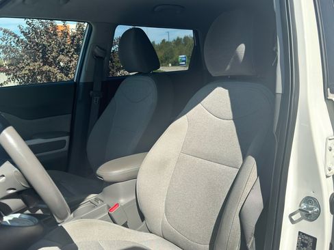 Used 2016 Kia Soul EV image 17