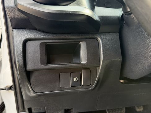 Used 2018 Toyota Tacoma SR RWD image 16