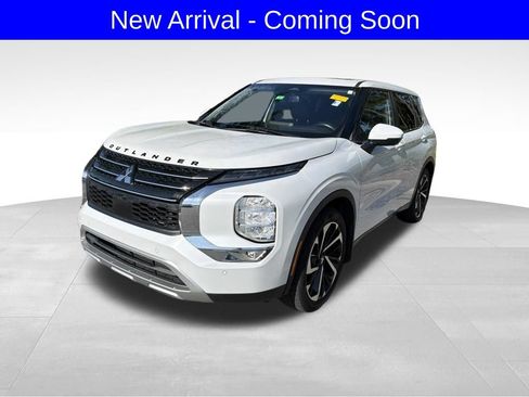 Used 2022 Mitsubishi Outlander SE FWD image 1