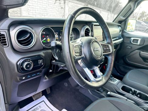 Used 2023 Jeep Wrangler Unlimited Rubicon 4xe w/ Cold Weather Group AWD/4WD image 10