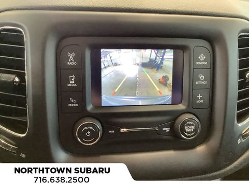 Used 2018 Jeep Compass Latitude w/ Cold Weather Group AWD/4WD image 10