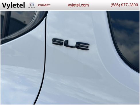 Certified 2023 GMC Acadia SLE w/ Driver Convenience Package image 9