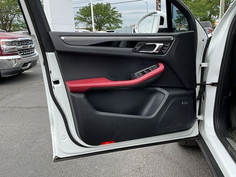Used 2018 Porsche Macan S AWD/4WD image 18
