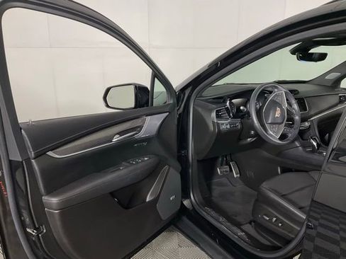 Used 2024 Cadillac XT5 Sportv w/ Technology Package image 23