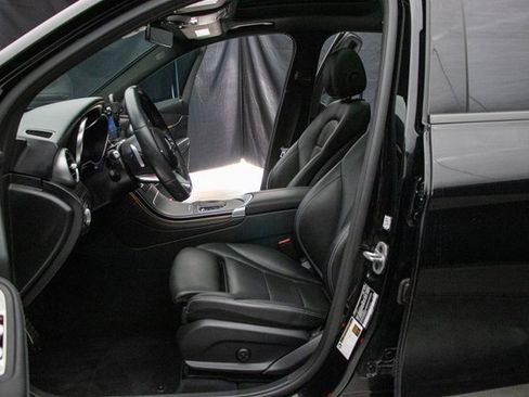 Used 2022 Mercedes-Benz GLC 300 4MATIC image 27