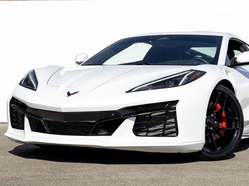 Used 2025 Chevrolet Corvette Z06 w/ Battery Protection Package RWD image 2
