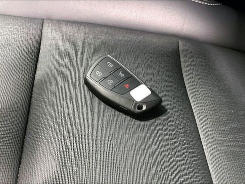 Used 2025 Buick Enclave Preferred FWD image 12