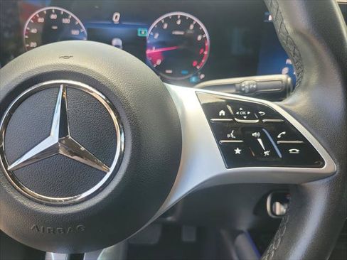 Used 2025 Mercedes-Benz GLA 250 image 23