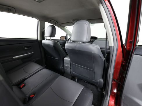 Used 2014 Toyota Prius V Three image 19