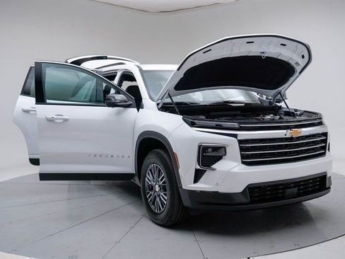 New 2026 Chevrolet Traverse LT w/ Enhanced Driving Package image 16