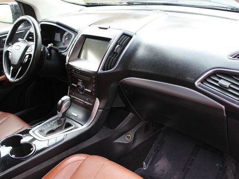 Used 2015 Ford Edge Titanium w/ Equipment Group 302A AWD/4WD image 17