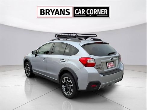 Used 2017 Subaru Crosstrek 2.0i Limited image 3