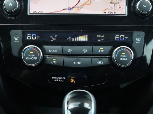 Used 2019 Nissan Rogue Sport SV w/ Technology Package FWD image 40