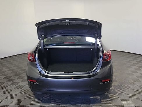 Used 2018 MAZDA MAZDA3 Touring FWD image 6