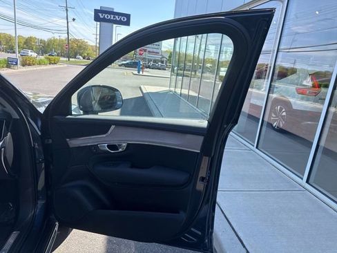 Certified 2025 Volvo XC90 B6 Plus AWD/4WD image 14