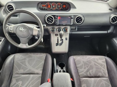 Used 2014 Scion xB FWD image 28