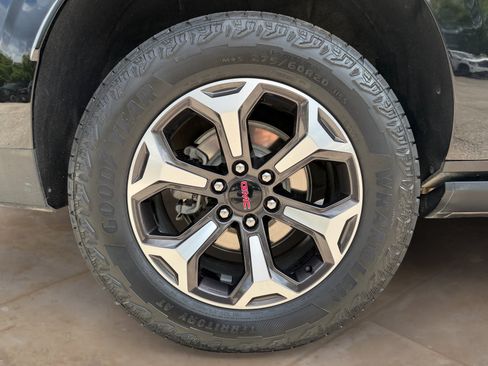 Used 2024 GMC Yukon XL AT4 w/ AT4 Premium Plus Package AWD/4WD image 24