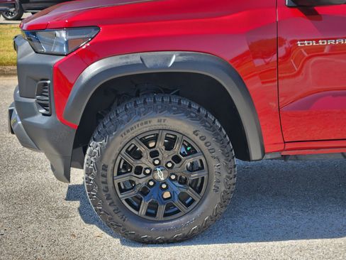 Used 2025 Chevrolet Colorado Trail Boss AWD/4WD image 25